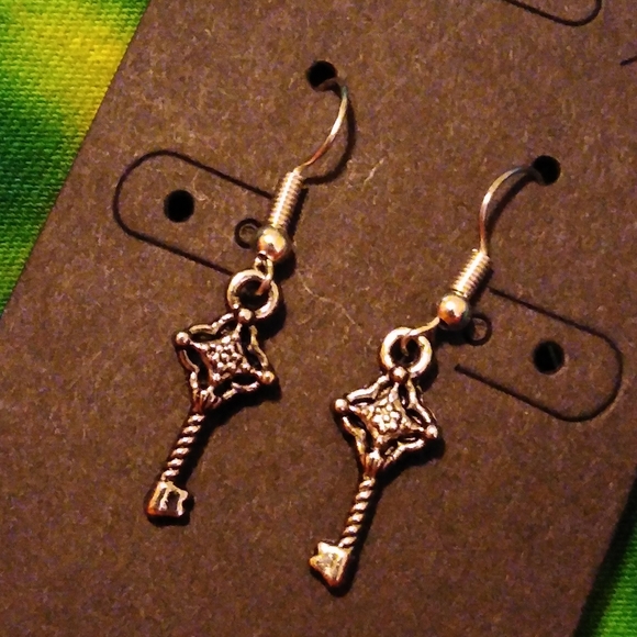Tiny Handcrafted Key 🗝️ Earrings - Picture 2 of 2